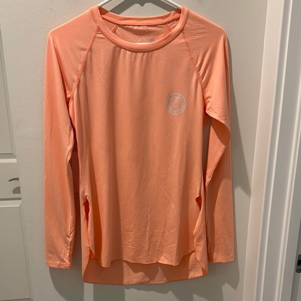 Blueline Surf& Paddle Co Peach Long Sleeve Women's Top size small